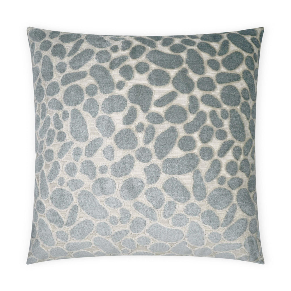 Odette Pillow, Mist